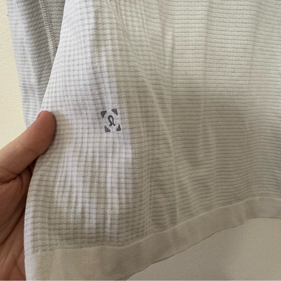 Lululemon Metal Vent Tech 1/2 Zip - Picture 6 of 6